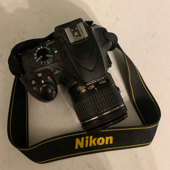 NIKON D3400 Camera - Picture 3 of 5